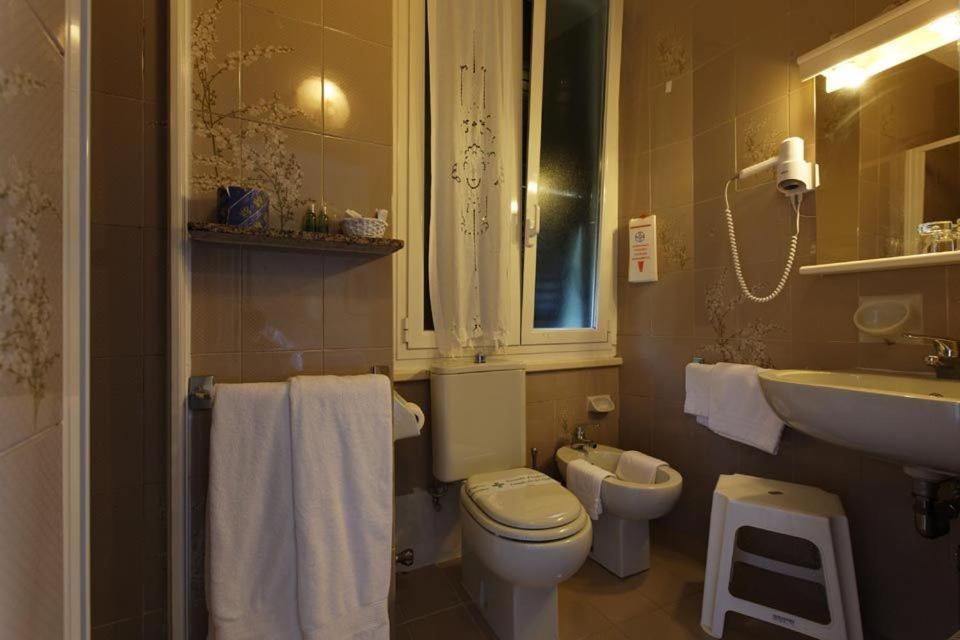 Eden Hotel 3*