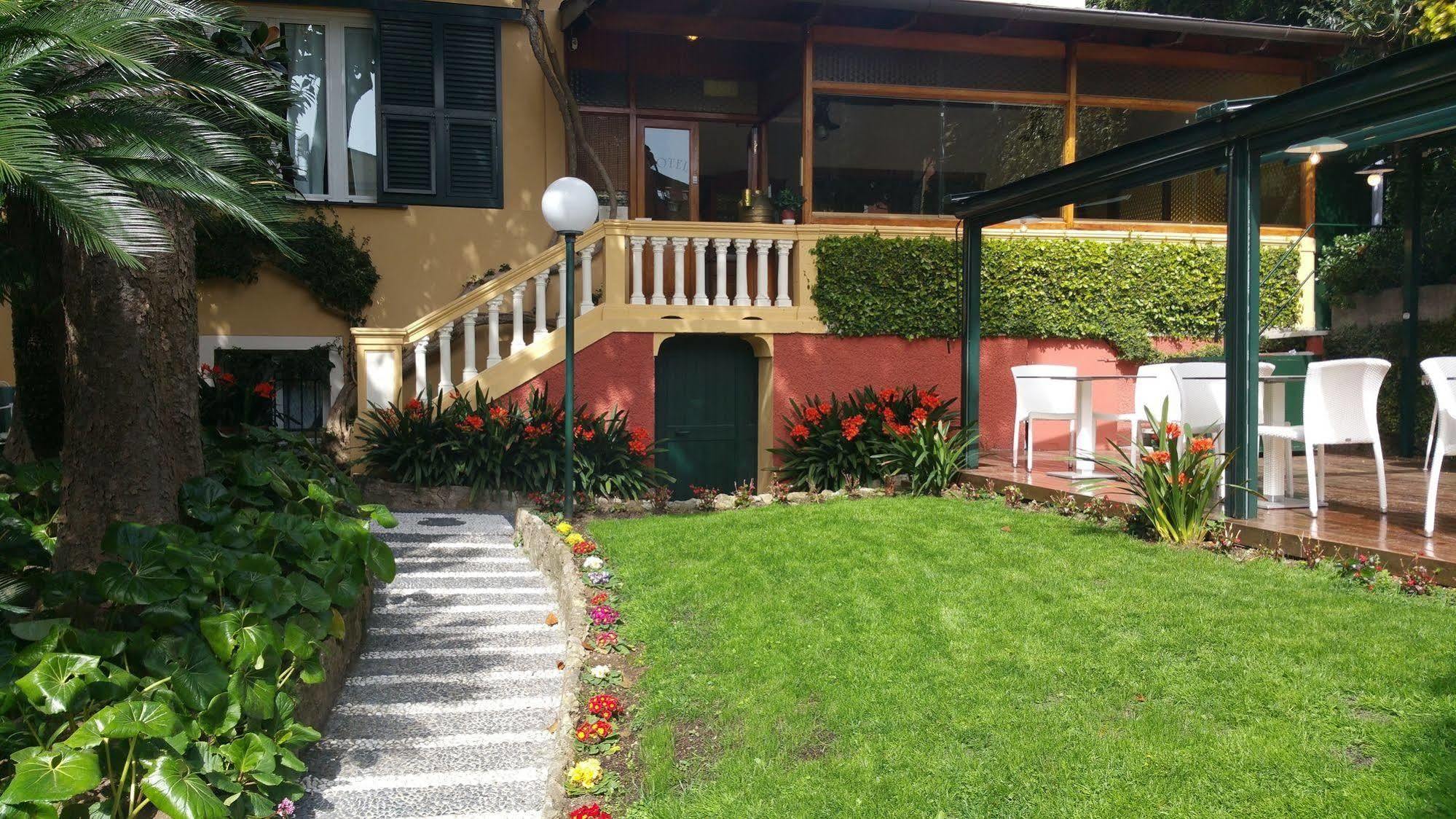 Eden 3*